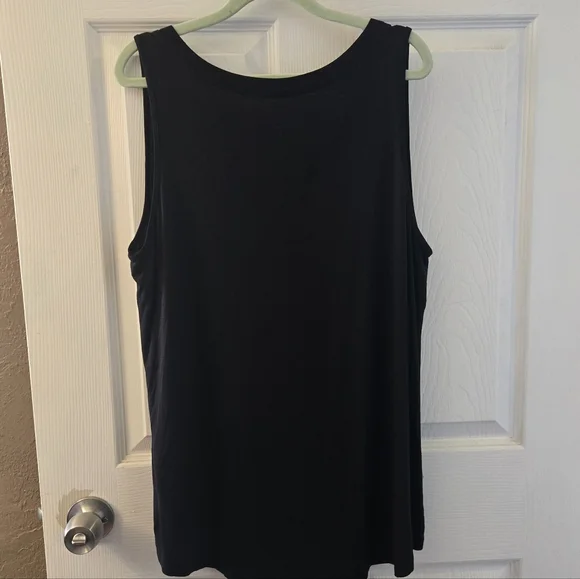 Women's V-Neck Black Tank Top - Picture 5 of 8